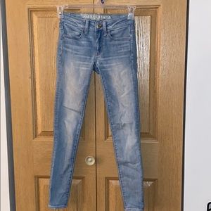 American Eagle Lightwash Skinny Jeans